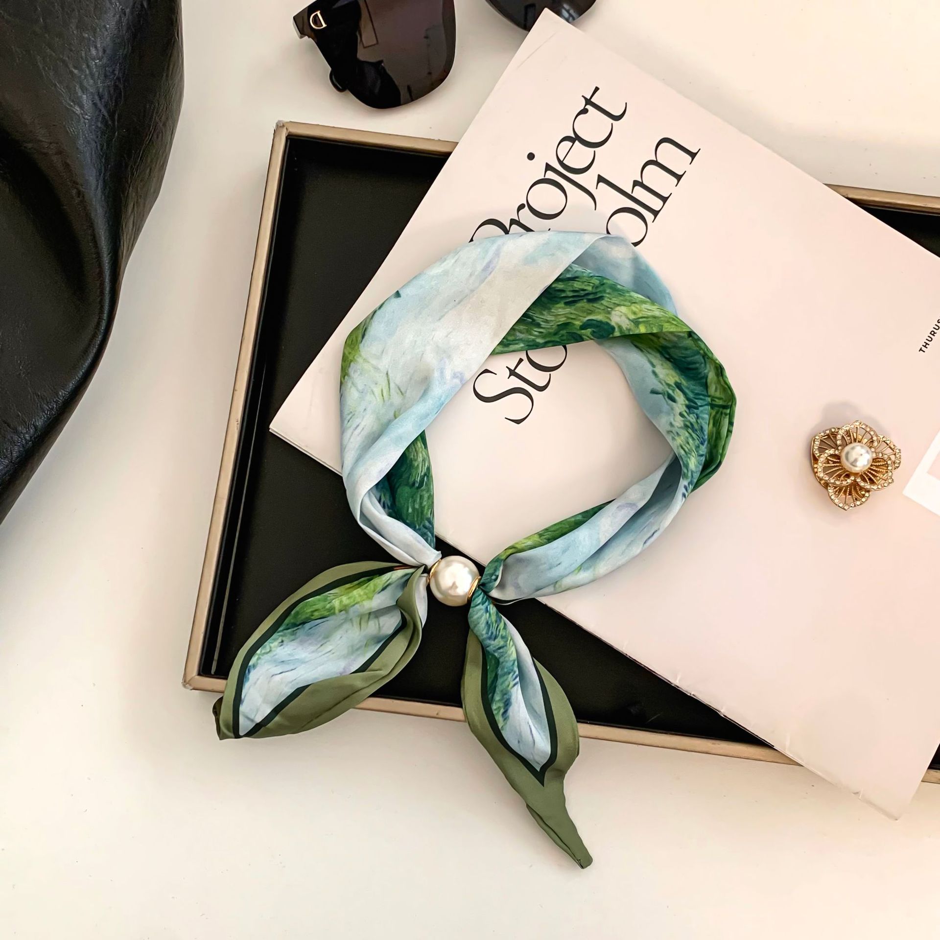 Ethnic Fashion Design - Foulard en soie motif fleur de
